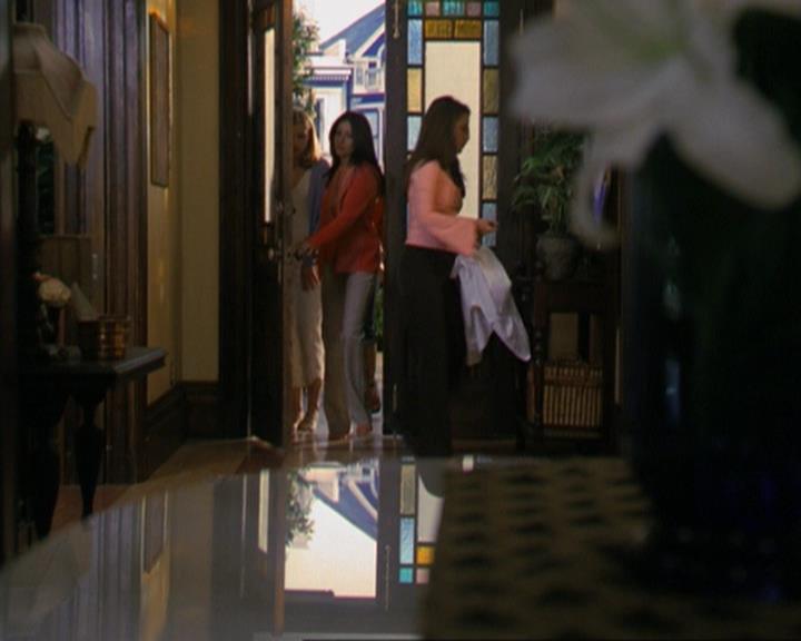 Charmed-Online_dot_net-3x02MagicHour1043.jpg Charmed-Online_dot_net-3x02MagicHour1043.jpg