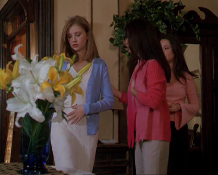Charmed-Online_dot_net-3x02MagicHour1057.jpg Charmed-Online_dot_net-3x02MagicHour1057.jpg