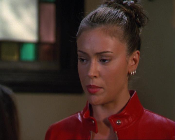 Charmed-Online_dot_net-3x02MagicHour1083.jpg