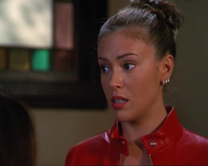 Charmed-Online_dot_net-3x02MagicHour1093.jpg Charmed-Online_dot_net-3x02MagicHour1093.jpg