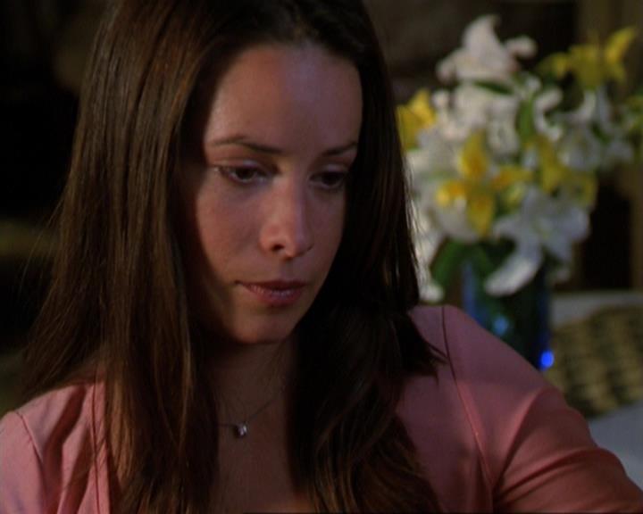 Charmed-Online_dot_net-3x02MagicHour1106.jpg