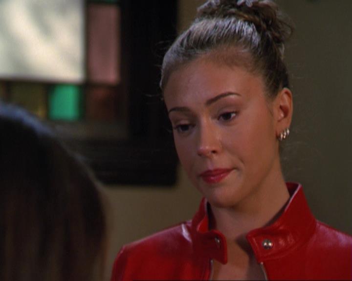 Charmed-Online_dot_net-3x02MagicHour1124.jpg Charmed-Online_dot_net-3x02MagicHour1124.jpg