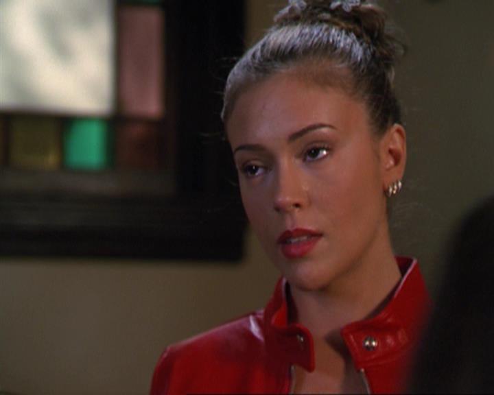Charmed-Online_dot_net-3x02MagicHour1126.jpg Charmed-Online_dot_net-3x02MagicHour1126.jpg