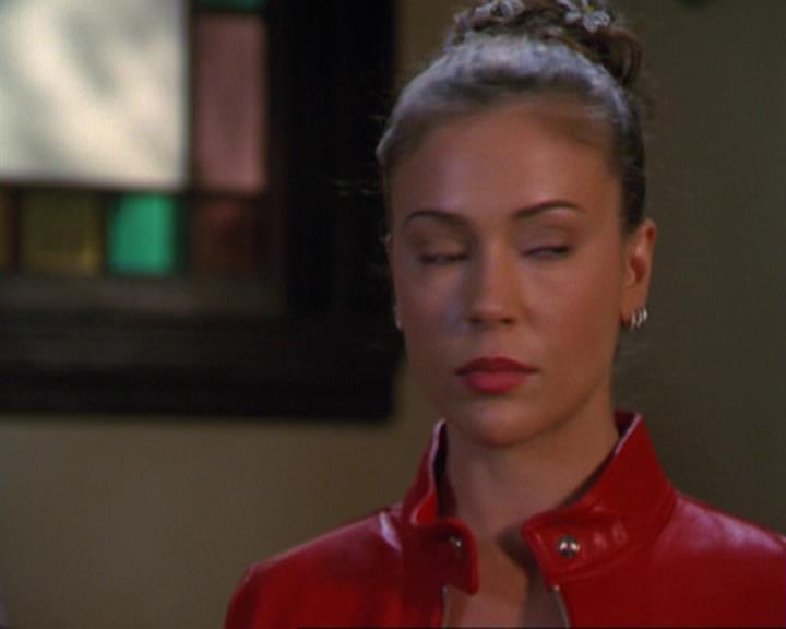 Charmed-Online_dot_net-3x02MagicHour1129.jpg Charmed-Online_dot_net-3x02MagicHour1129.jpg