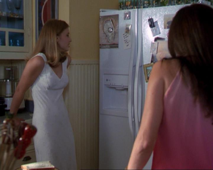 Charmed-Online_dot_net-3x02MagicHour1137.jpg Charmed-Online_dot_net-3x02MagicHour1137.jpg