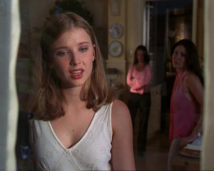 Charmed-Online_dot_net-3x02MagicHour1162.jpg