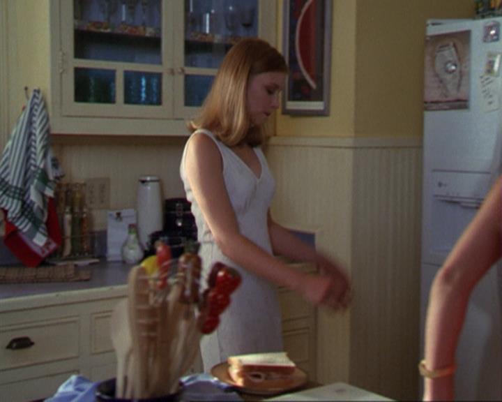 Charmed-Online_dot_net-3x02MagicHour1183.jpg Charmed-Online_dot_net-3x02MagicHour1183.jpg