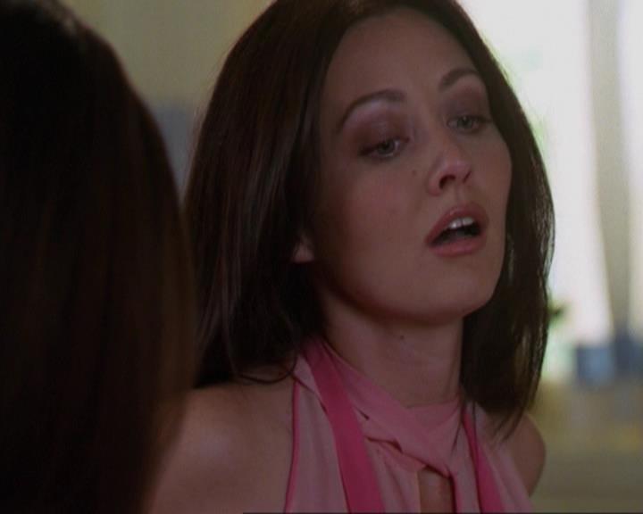 Charmed-Online_dot_net-3x02MagicHour1194.jpg