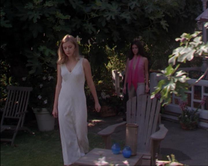 Charmed-Online_dot_net-3x02MagicHour1285.jpg Charmed-Online_dot_net-3x02MagicHour1285.jpg
