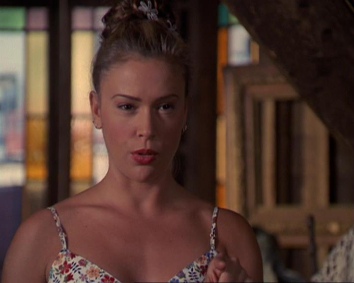 Charmed-Online_dot_net-3x02MagicHour1409.jpg Charmed-Online_dot_net-3x02MagicHour1409.jpg