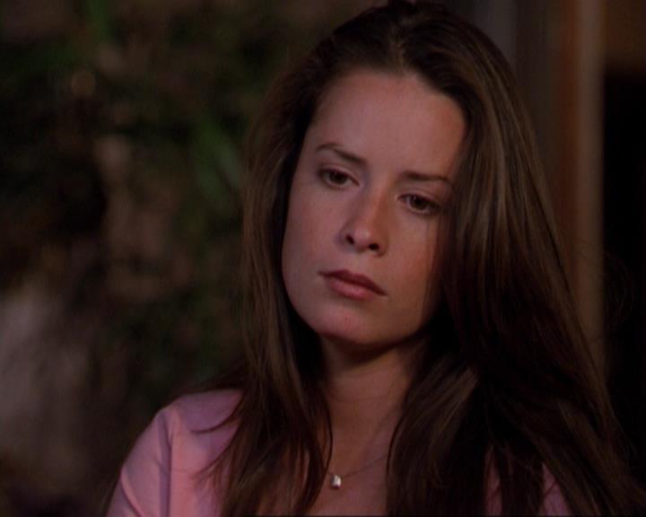 Charmed-Online_dot_net-3x02MagicHour1634.jpg Charmed-Online_dot_net-3x02MagicHour1634.jpg