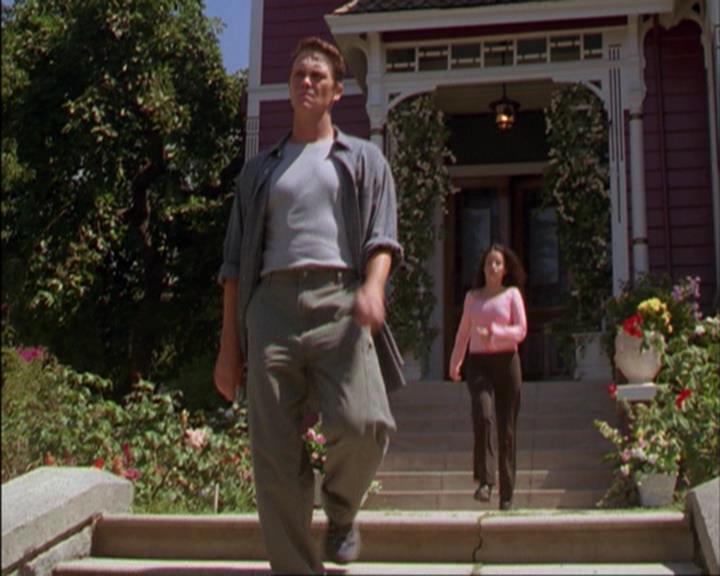 Charmed-Online_dot_net-3x02MagicHour1774.jpg Charmed-Online_dot_net-3x02MagicHour1774.jpg