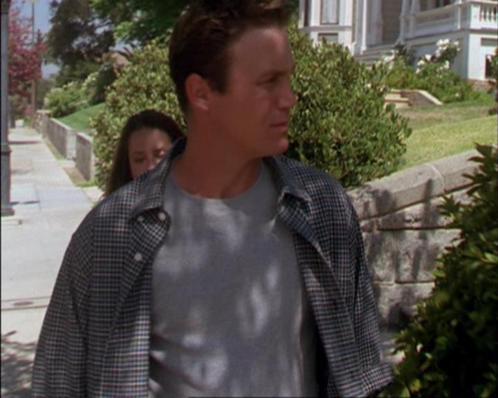 Charmed-Online_dot_net-3x02MagicHour1792.jpg