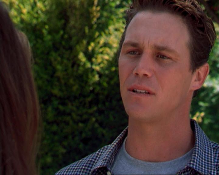 Charmed-Online_dot_net-3x02MagicHour1832.jpg
