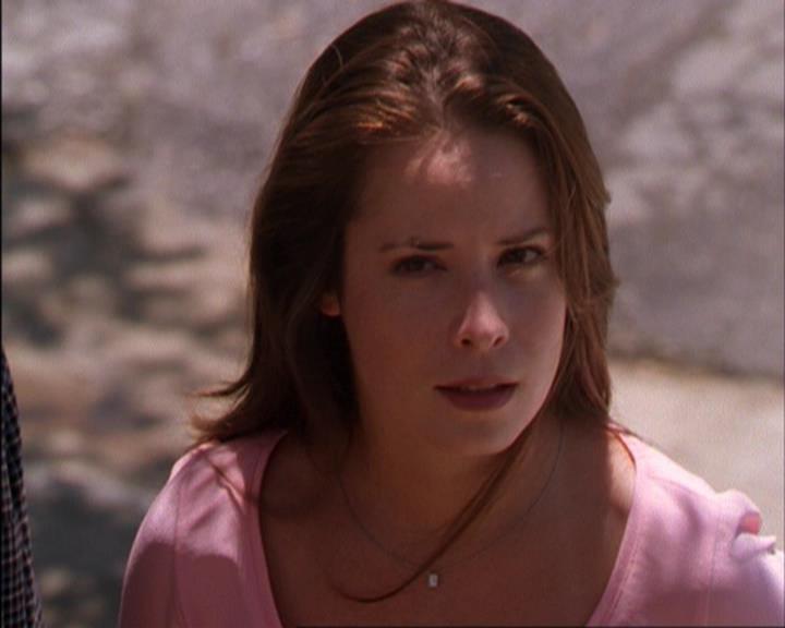 Charmed-Online_dot_net-3x02MagicHour1864.jpg Charmed-Online_dot_net-3x02MagicHour1864.jpg