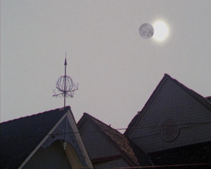 Charmed-Online_dot_net-3x02MagicHour1896.jpg Charmed-Online_dot_net-3x02MagicHour1896.jpg