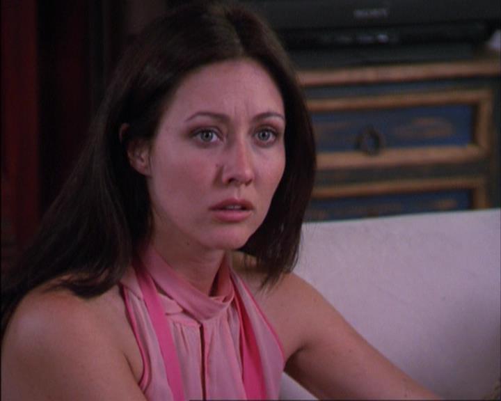 Charmed-Online_dot_net-3x02MagicHour1945.jpg