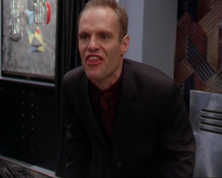 Charmed-Online_dot_net-3x02MagicHour1993.jpg Charmed-Online_dot_net-3x02MagicHour1993.jpg