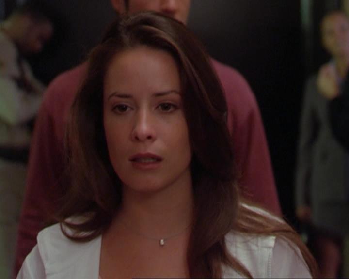 Charmed-Online_dot_net-3x02MagicHour2049.jpg Charmed-Online_dot_net-3x02MagicHour2049.jpg