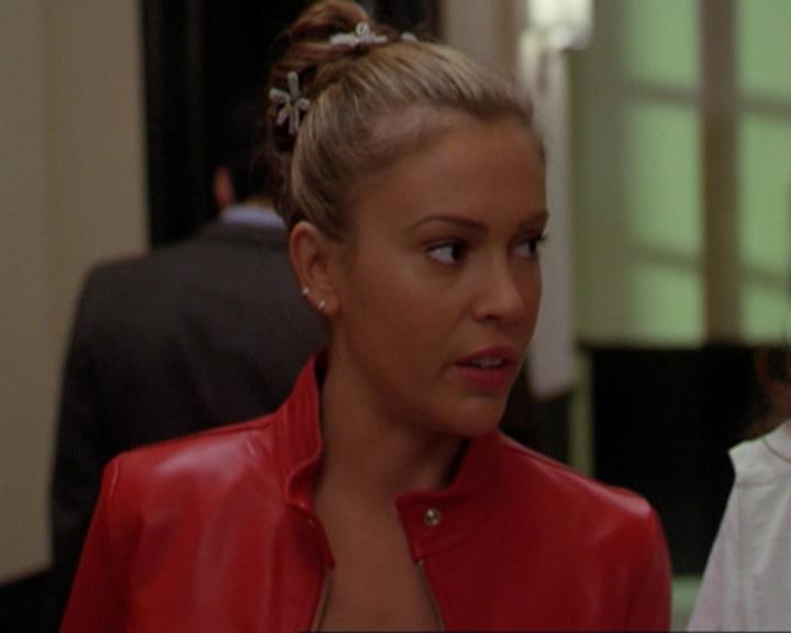 Charmed-Online_dot_net-3x02MagicHour2054.jpg Charmed-Online_dot_net-3x02MagicHour2054.jpg