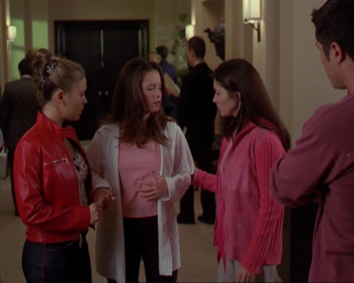 Charmed-Online_dot_net-3x02MagicHour2068.jpg Charmed-Online_dot_net-3x02MagicHour2068.jpg