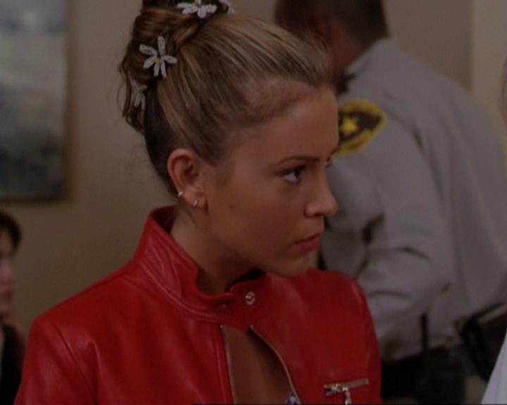 Charmed-Online_dot_net-3x02MagicHour2072.jpg Charmed-Online_dot_net-3x02MagicHour2072.jpg