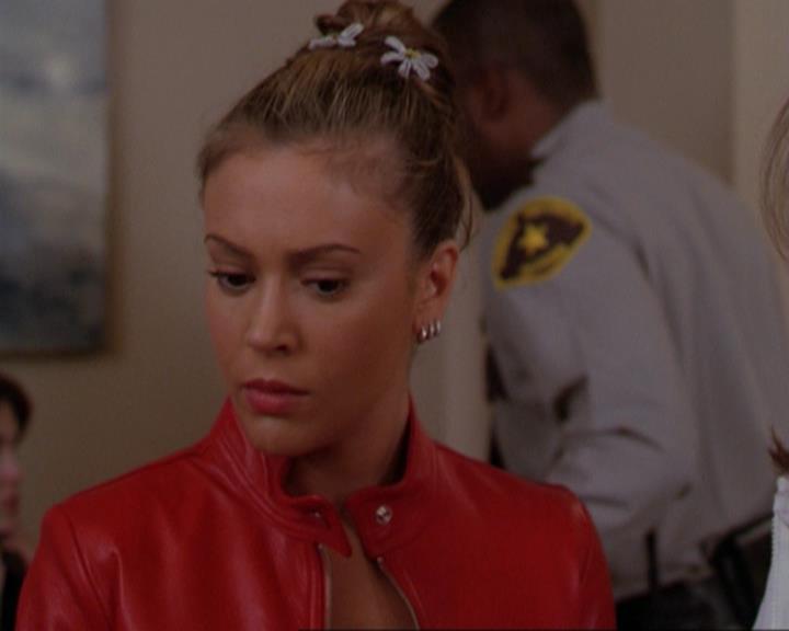 Charmed-Online_dot_net-3x02MagicHour2081.jpg Charmed-Online_dot_net-3x02MagicHour2081.jpg