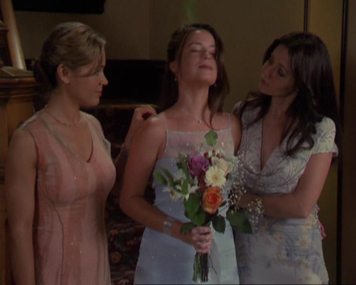 Charmed-Online_dot_net-3x02MagicHour2257.jpg Charmed-Online_dot_net-3x02MagicHour2257.jpg
