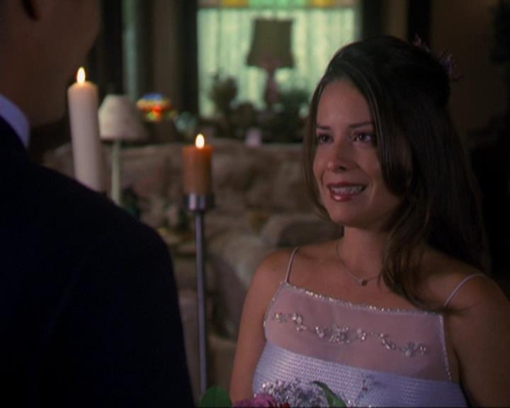 Charmed-Online_dot_net-3x02MagicHour2274.jpg Charmed-Online_dot_net-3x02MagicHour2274.jpg