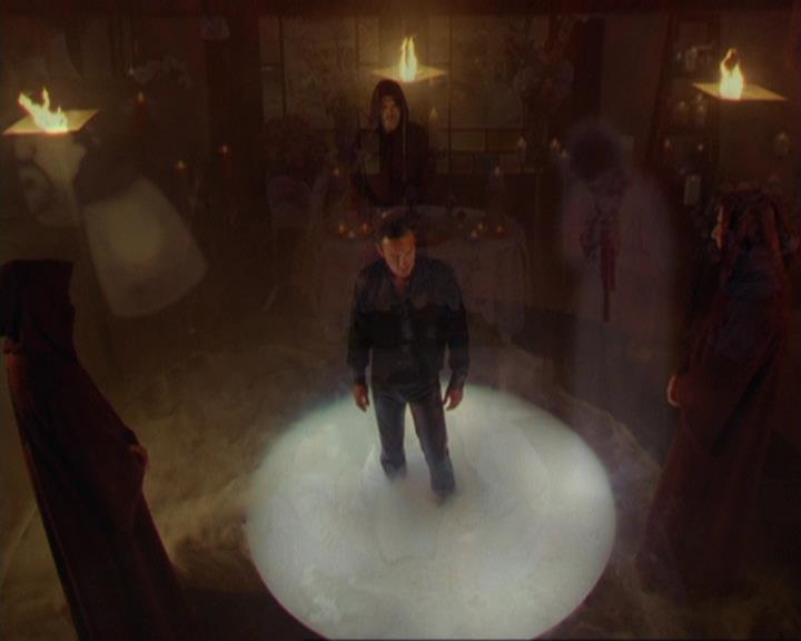 Charmed-Online_dot_net-3x02MagicHour2317.jpg Charmed-Online_dot_net-3x02MagicHour2317.jpg