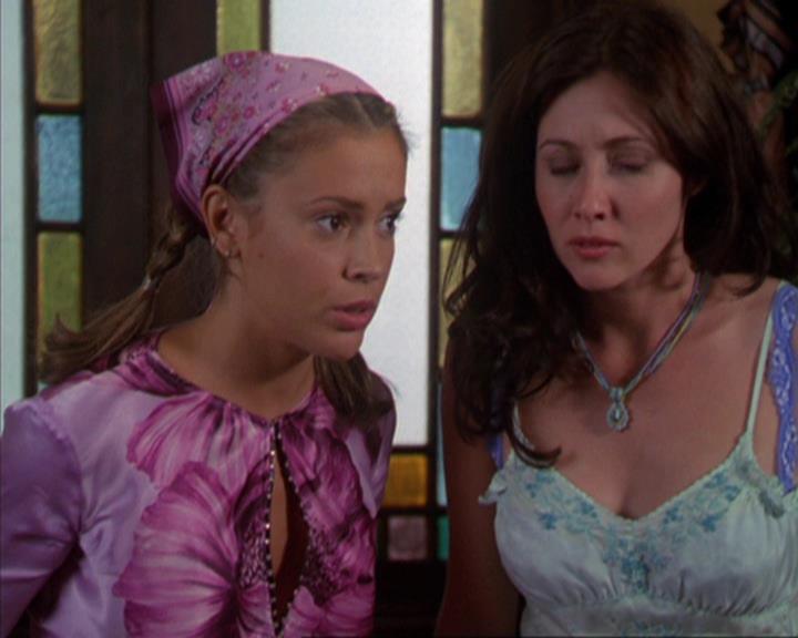 Charmed-Online_dot_net-3x03OnceUponATime0656.jpg
