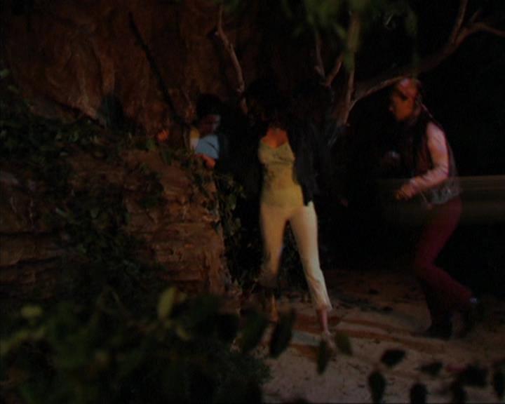 Charmed-Online_dot_net-3x03OnceUponATime1923.jpg Charmed-Online_dot_net-3x03OnceUponATime1923.jpg