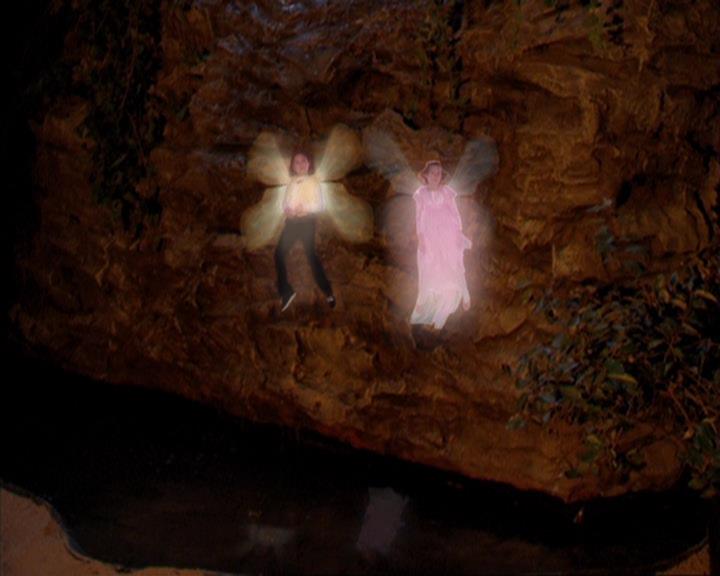 Charmed-Online_dot_net-3x03OnceUponATime2003.jpg