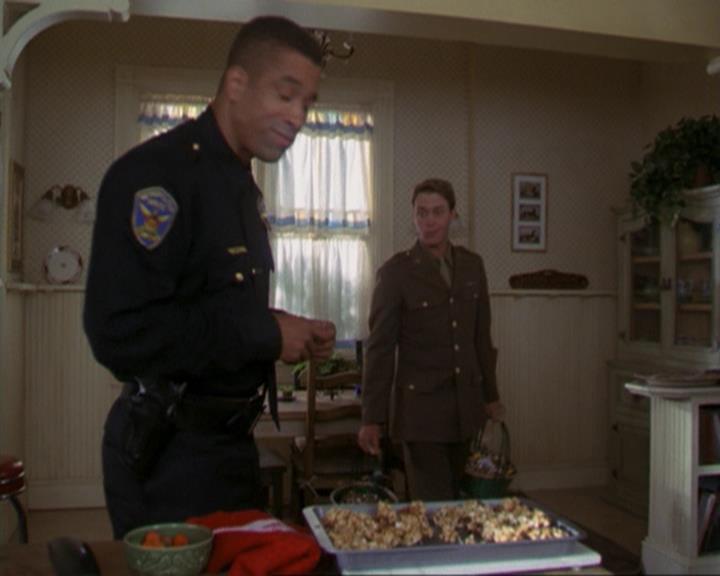 Charmed-Online_dot_net-3x04AllHalliwellsEve0115.jpg Charmed-Online_dot_net-3x04AllHalliwellsEve0115.jpg