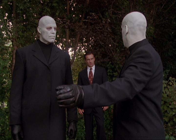 Charmed-Online_dot_net-3x04AllHalliwellsEve0136.jpg Charmed-Online_dot_net-3x04AllHalliwellsEve0136.jpg