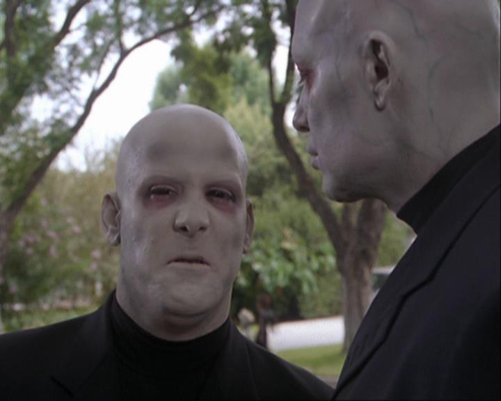 Charmed-Online_dot_net-3x04AllHalliwellsEve0198.jpg Charmed-Online_dot_net-3x04AllHalliwellsEve0198.jpg