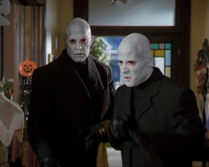 Charmed-Online_dot_net-3x04AllHalliwellsEve0249.jpg Charmed-Online_dot_net-3x04AllHalliwellsEve0249.jpg