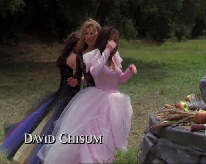 Charmed-Online_dot_net-3x04AllHalliwellsEve0334.jpg Charmed-Online_dot_net-3x04AllHalliwellsEve0334.jpg