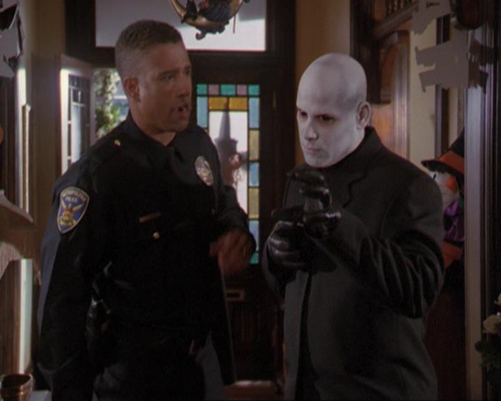 Charmed-Online_dot_net-3x04AllHalliwellsEve0529.jpg