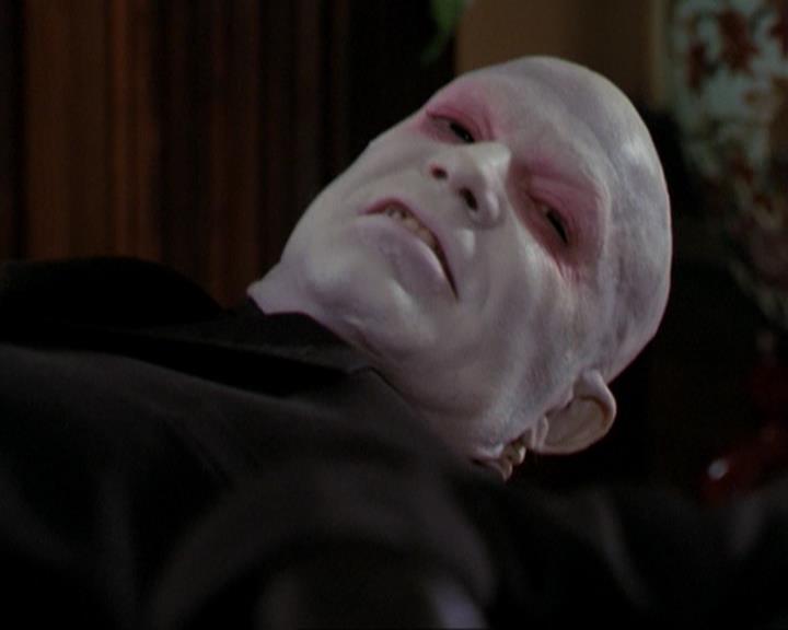 Charmed-Online_dot_net-3x04AllHalliwellsEve0611.jpg Charmed-Online_dot_net-3x04AllHalliwellsEve0611.jpg