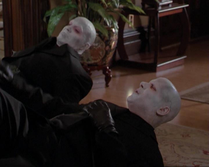 Charmed-Online_dot_net-3x04AllHalliwellsEve0612.jpg Charmed-Online_dot_net-3x04AllHalliwellsEve0612.jpg