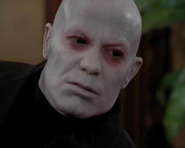 Charmed-Online_dot_net-3x04AllHalliwellsEve0615.jpg Charmed-Online_dot_net-3x04AllHalliwellsEve0615.jpg