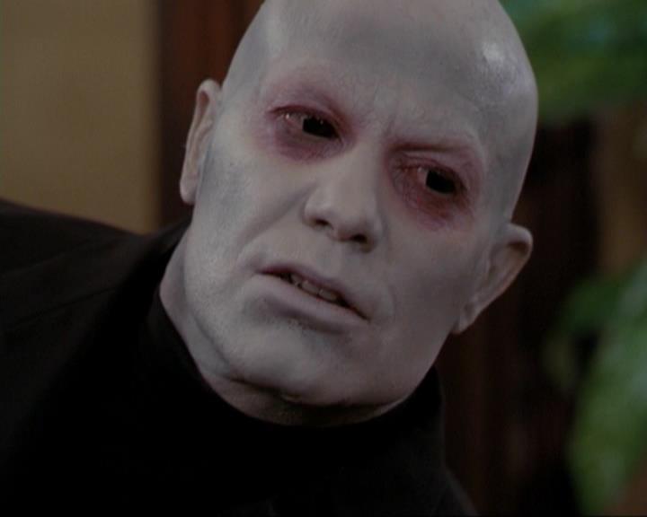 Charmed-Online_dot_net-3x04AllHalliwellsEve0617.jpg Charmed-Online_dot_net-3x04AllHalliwellsEve0617.jpg