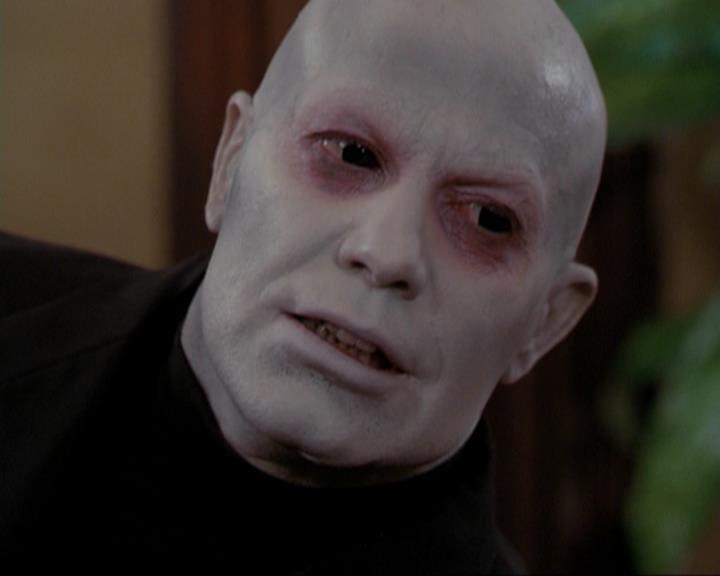 Charmed-Online_dot_net-3x04AllHalliwellsEve0618.jpg Charmed-Online_dot_net-3x04AllHalliwellsEve0618.jpg