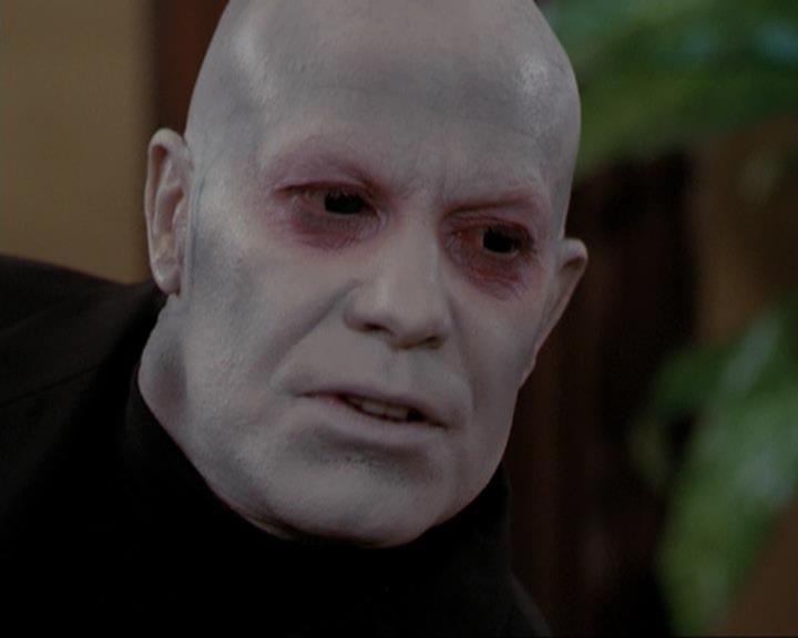 Charmed-Online_dot_net-3x04AllHalliwellsEve0619.jpg Charmed-Online_dot_net-3x04AllHalliwellsEve0619.jpg