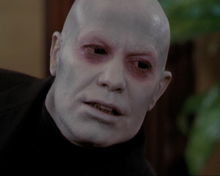 Charmed-Online_dot_net-3x04AllHalliwellsEve0620.jpg Charmed-Online_dot_net-3x04AllHalliwellsEve0620.jpg