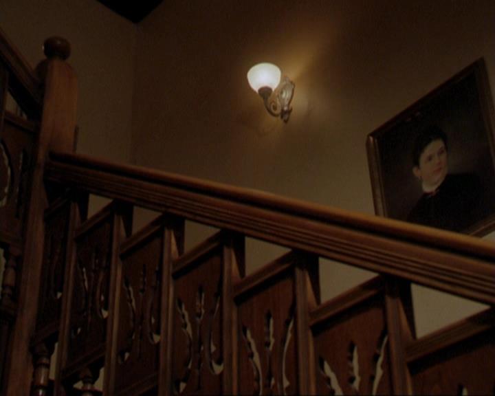 Charmed-Online_dot_net-3x04AllHalliwellsEve0624.jpg Charmed-Online_dot_net-3x04AllHalliwellsEve0624.jpg