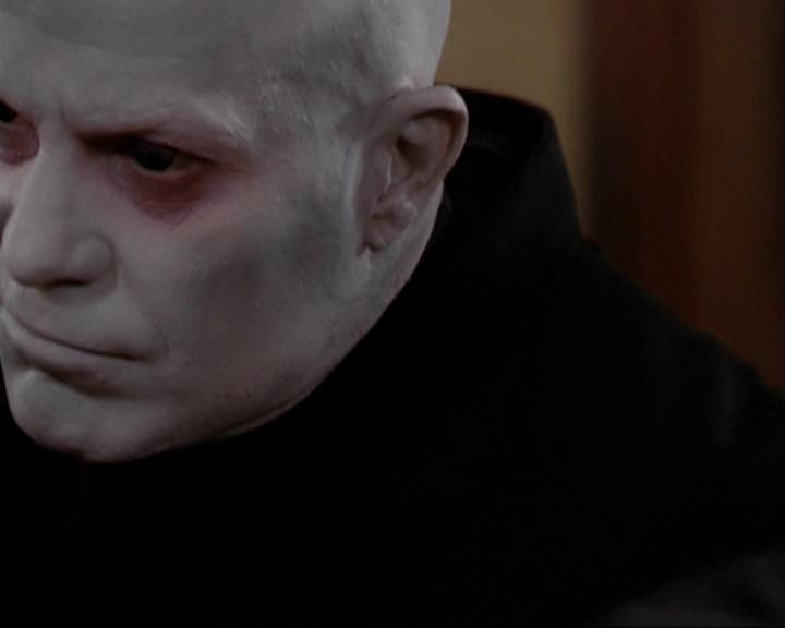 Charmed-Online_dot_net-3x04AllHalliwellsEve0625.jpg Charmed-Online_dot_net-3x04AllHalliwellsEve0625.jpg