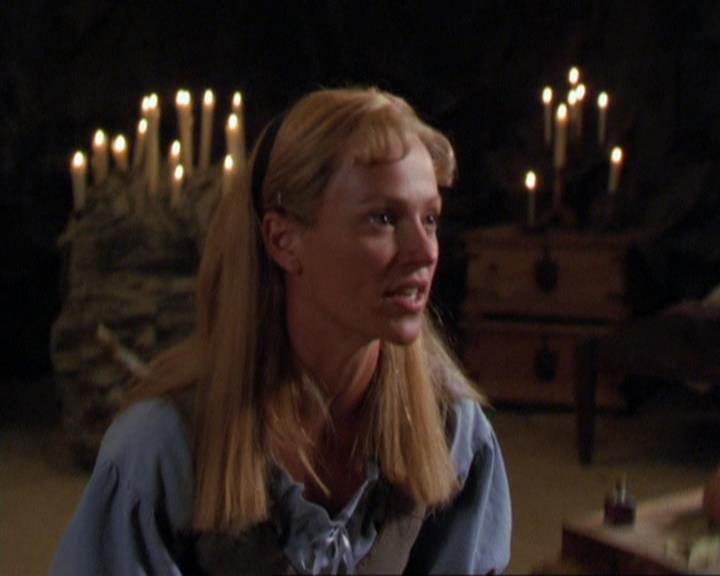 Charmed-Online_dot_net-3x04AllHalliwellsEve0648.jpg Charmed-Online_dot_net-3x04AllHalliwellsEve0648.jpg