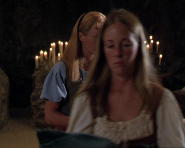 Charmed-Online_dot_net-3x04AllHalliwellsEve0680.jpg Charmed-Online_dot_net-3x04AllHalliwellsEve0680.jpg